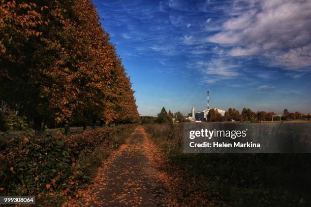 autumn in suzdal - suzdal stock pictures, royalty-free photos & images