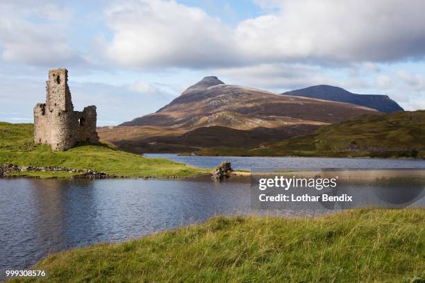 ardvreck castle - scotland - ardvreck castle stock pictures, royalty-free photos & images