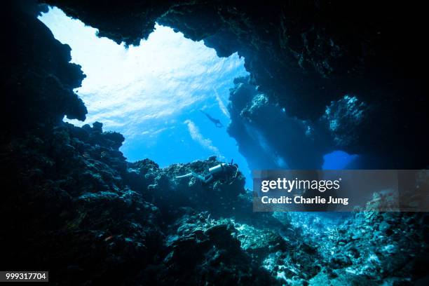 sound of water - northern mariana islands fotografías e imágenes de stock