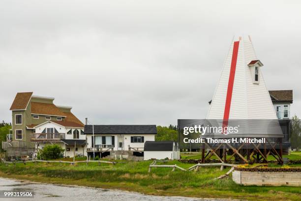 cdn-new brunswick-shediac-pointe du chene range rear lighthouse - brunswick centre stock pictures, royalty-free photos & images