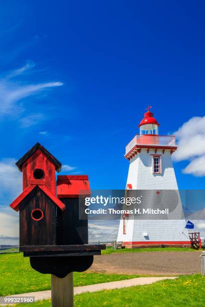 cdn-prince edward island-souris-souris east lighthouse - souris stock-fotos und bilder