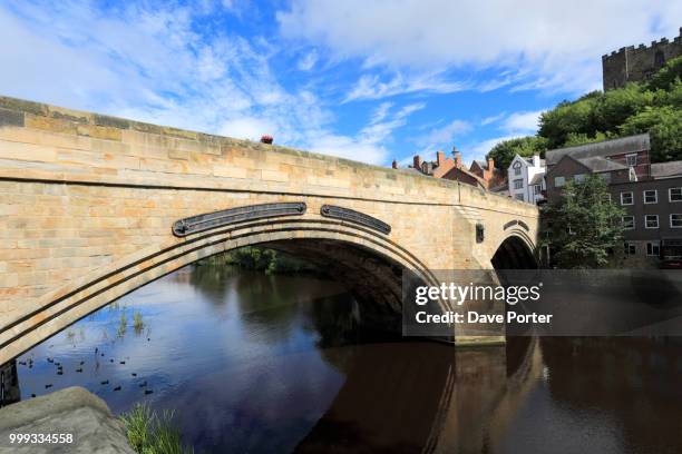 river wear and durham castle, durham city, county durham, englan - river wear stock pictures, royalty-free photos & images