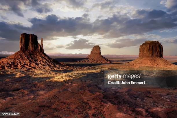 monument valley - emmert stock pictures, royalty-free photos & images