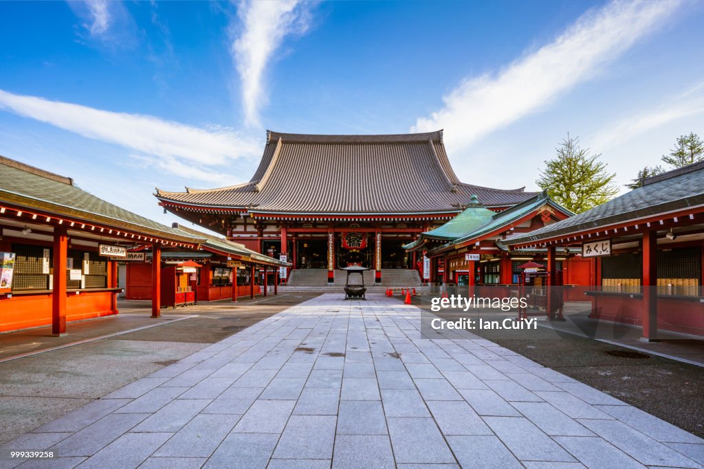 Japan, Honshu, Tokyo, Asakusa, Sensoji Temple aka Asakusa Kannon Temple, Pagoda and Temple Gate