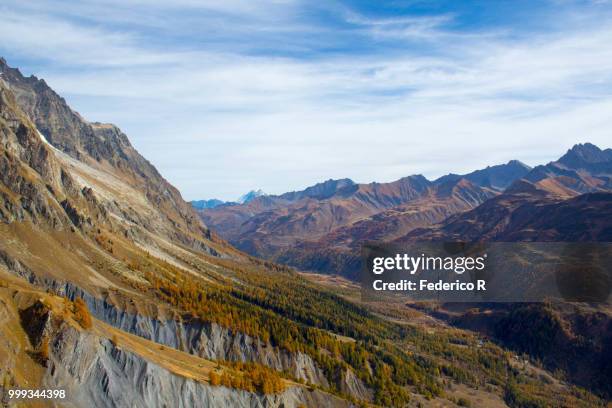 monte bianco in autumn - monte bianco 個照片及圖片檔