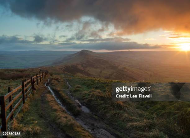 mam tor sunrise - mam tor stock-fotos und bilder