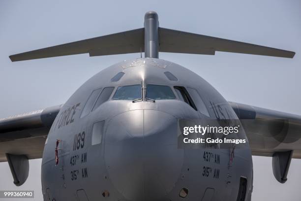 c-17 globemaster iii - mcdonnell douglas c 17 globemaster stock pictures, royalty-free photos & images