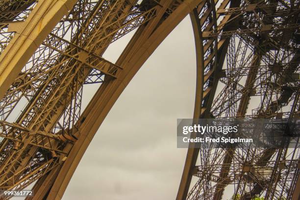 eifel - eifel toren stockfoto's en -beelden