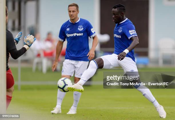 Oumar Niasse of Everton shoots to score during the pre-season friendly match between ATV Irdning and Everton on July 14, 2018 in Liezen, Austria.