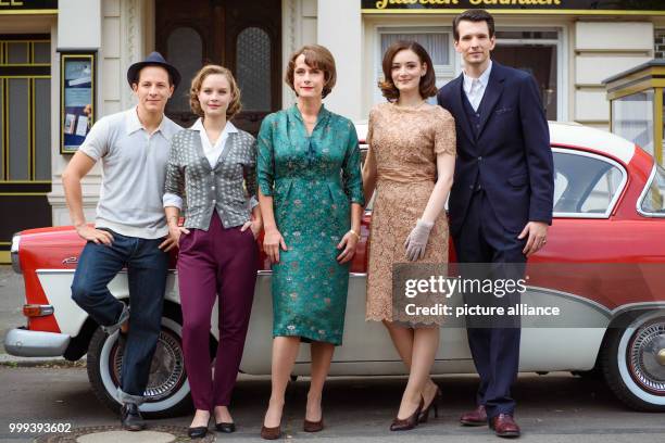 The actors Trystan Puetter , Sonja Gerhardt, Claudia Michelsen, Maria Ehrich and Sabin Tambrea are posing for a group portrait at the film set of the...
