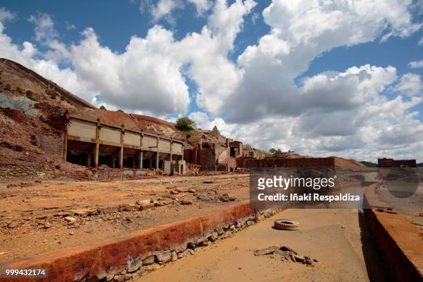 abandoned mine - iñaki respaldiza stock-fotos und bilder