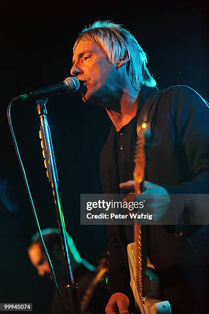 Paul Weller performs on stage at the Live Music Hall on May 18, 2010 in Cologne, Germany.