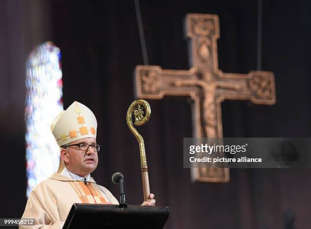 Peter Kohlgraf, new bishop of Mainz, speaks during his ordination in the Cathedral in Mainz, Germany, 27 August 2017. The 50-year-old theologian will...