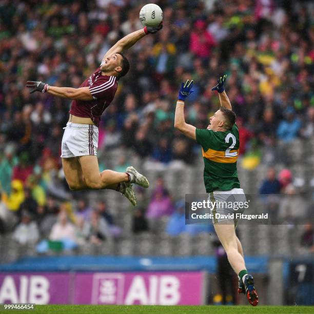 Dublin , Ireland - 15 July 2018; Damien Comer of Galway in action agaisnt Jason Foley of Kerry during the GAA Football All-Ireland Senior...