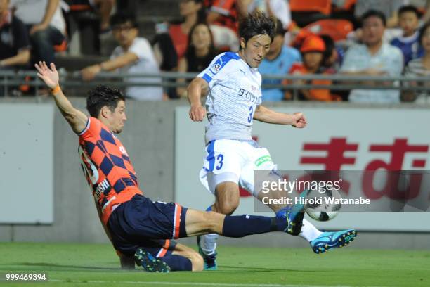 Masahiro Nasukawa of Oita Trinita in action during the J.League J2 match between Omiya Ardija and Oita Trinita at Nack 5 Stadium Omiya on July 15,...