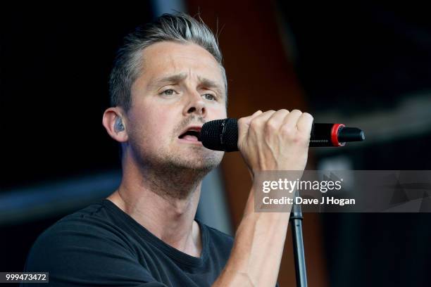 Tom Chaplin performs on stage as Barclaycard present British Summer Time Hyde Park at Hyde Park on July 15, 2018 in London, England.