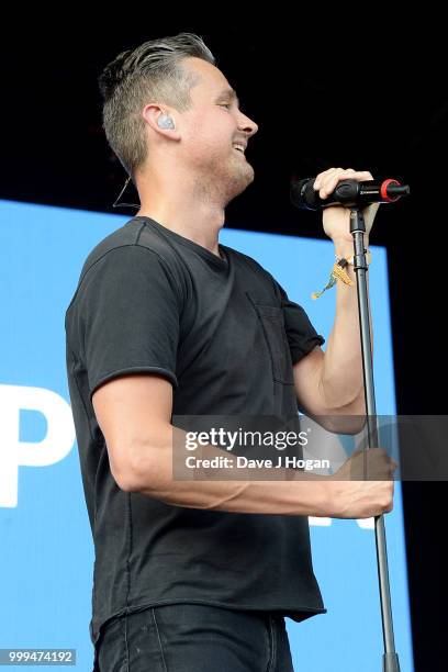 Tom Chaplin performs on stage as Barclaycard present British Summer Time Hyde Park at Hyde Park on July 15, 2018 in London, England.