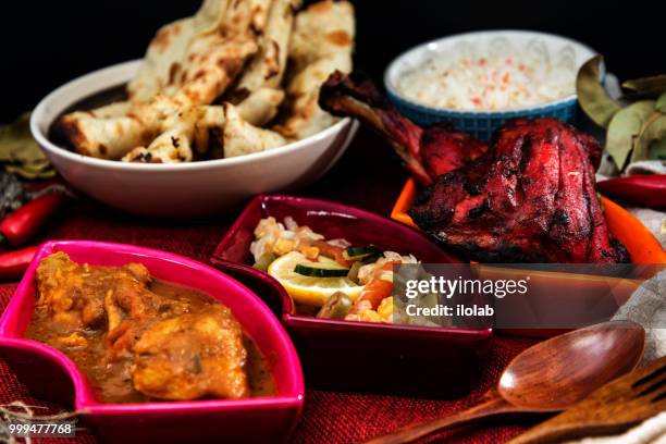 traditional indian food chicken tandoori and tikka with garlic n - chicken tikka stock-fotos und bilder