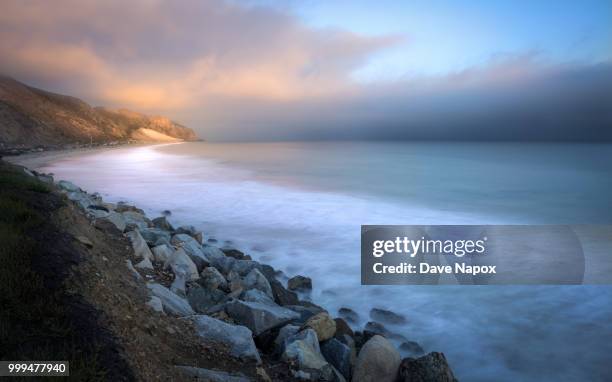 malibu beach sunsets - malibu beach stock pictures, royalty-free photos & images