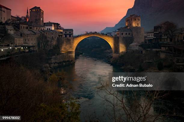 across the bridge - adnan foto e immagini stock