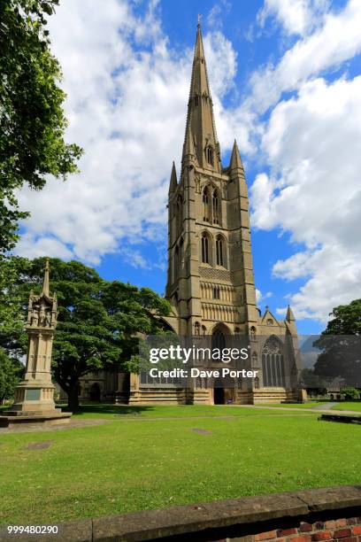 summer, st wulframs parish church, grantham town, lincolnshire, - grantham lincolnshire stock pictures, royalty-free photos & images