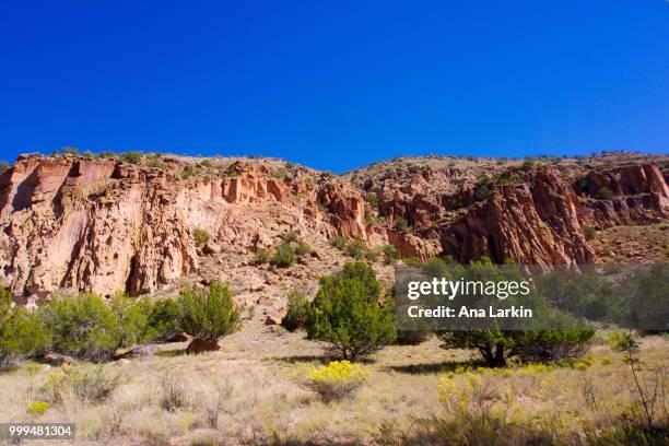 bandelier national monument - bandelier national monument stockfoto's en -beelden