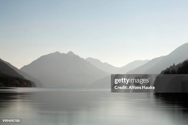 lake crescent, clallam county, olympic national park, washington, united states - washington county stock-fotos und bilder