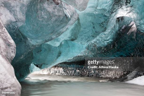 ice cave in the vatnajokull glacier, hoefn, eastern region, iceland - skaftafell national park stock pictures, royalty-free photos & images