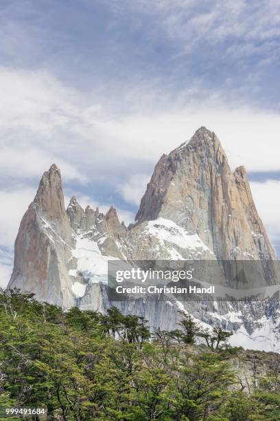 fitz roy massif, los glaciares national park, unesco world heritage site, santa cruz, argentina - fitz roy stock-fotos und bilder