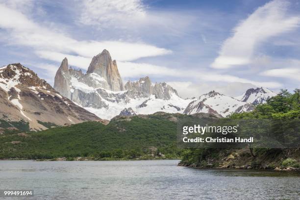 fitz roy massif, los glaciares national park, unesco world heritage site, santa cruz, argentina - fitz roy stock-fotos und bilder
