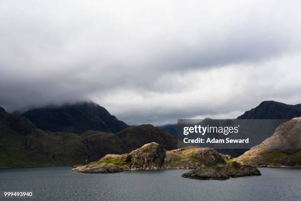 loch nan leachd and the cuillin hills behind, isle of skye, scotland, united kingdom - cuillins stockfoto's en -beelden