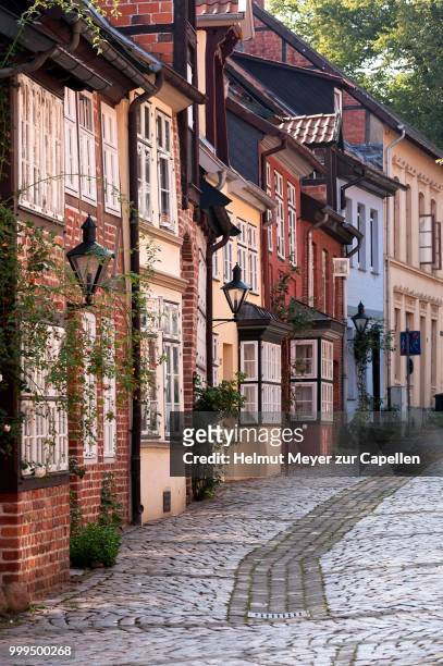 historic town houses, auf dem meere, old town, lueneburg, lower saxony, germany - auf stock pictures, royalty-free photos & images
