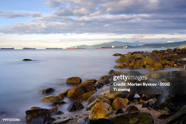 english bay, vancouver bc - english bay stockfoto's en -beelden