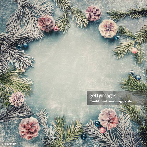 christmas decorations arranged in circle - glamour 2014 stock pictures, royalty-free photos & images