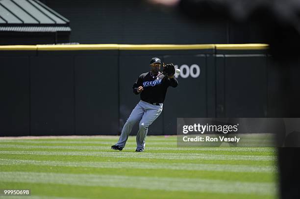 Vernon Wells of the Toronto Blue Jays fields against the Chicago White Sox on May 9, 2010 at U.S. Cellular Field in Chicago, Illinois. The Blue Jays...