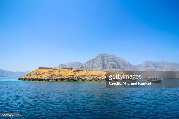 telegraph island, khor ash sham fjord, musandam, oman - arabian peninsula stock pictures, royalty-free photos & images