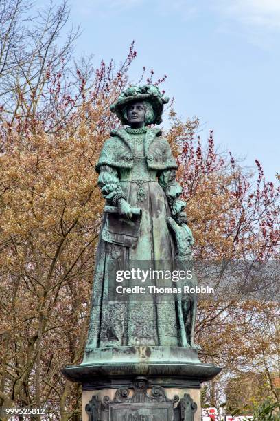 fraeulein-maria-denkmal, maria von jever, jever, frisia, lower saxony, germany - denkmal imagens e fotografias de stock