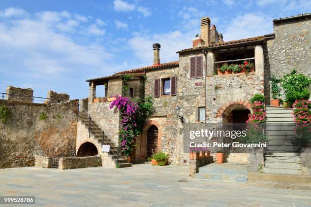 historic centre, centro storico, of capalbio, province of grosseto, tuscany, italy - centro storico fotografías e imágenes de stock