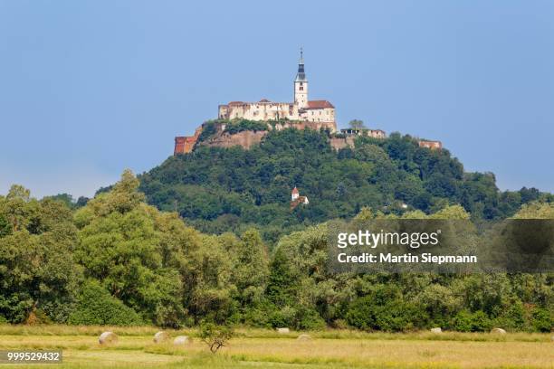 burg guessing castle, stremtal valley, southern burgenland, burgenland, austria - burg stock pictures, royalty-free photos & images