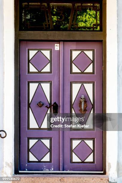 front door, wooden door, toompea, tallinn, estonia - kiefer foto e immagini stock