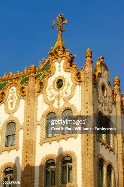the secession architecture of the postal savings bank building, postatakarekpenztar, designed by oedoen lechner, budapest, hungary - lechner stockfoto's en -beelden