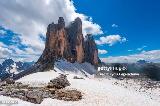 tre cime di lavaredo or drei zinnen, view from mountain pass paternsattel or forcella di lavaredo, sexten dolomites, sesto dolomites, south tyrol, italy - sesto stock pictures, royalty-free photos & images