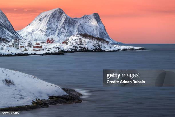 norwegian coastline - adnan foto e immagini stock