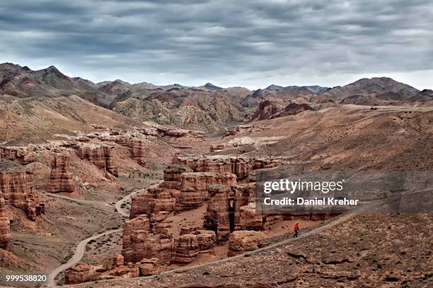 sharyn river canyon, also charyn canyon, near almaty, kazakhstan - charyn river stock pictures, royalty-free photos & images