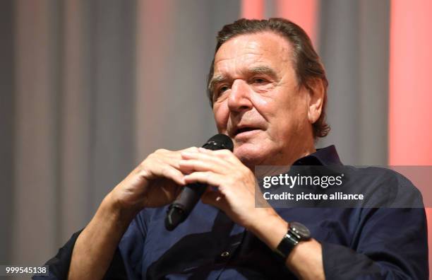 Former Chancellor Gerhard Schroder speaking at an SPD campaign event in the Diakonie Hospital in Rotenburg, Germany, 30 August 2017. Photo: Carmen...