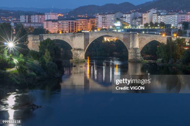 ponte vella (ourense-galicia) - ponte 個照片及圖片檔