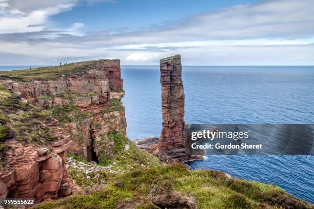 old man of hoy - hoy imagens e fotografias de stock