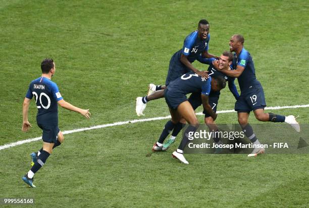 France players celebrate victory following the 2018 FIFA World Cup Final between France and Croatia at Luzhniki Stadium on July 15, 2018 in Moscow,...