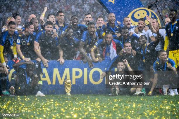 Team of France celebrate during the World Cup Final match between France and Croatia at Luzhniki Stadium on July 15, 2018 in Moscow, Russia.