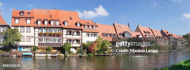 view across regnitz river towards little venice, bamberg, franconia, bavaria, germany - oberfranken stock-fotos und bilder